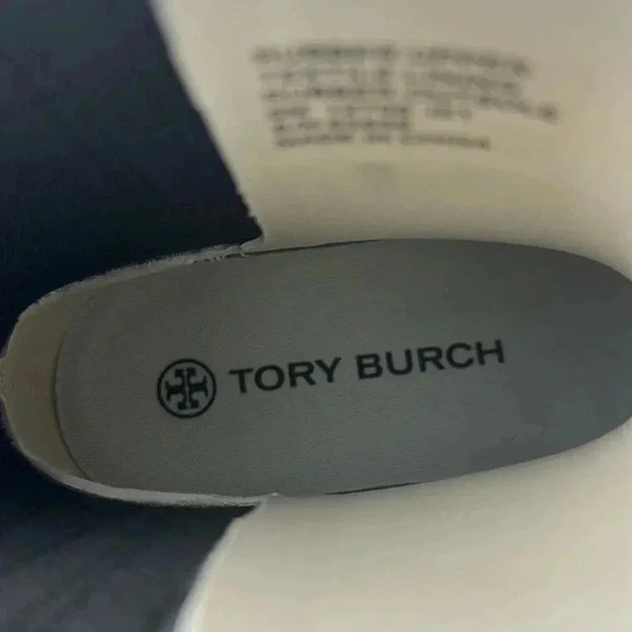 TORY BURCH Ivory White Foul Weather Hurricane Ankle Boots Size 8 M NWOT - Picture 7 of 9